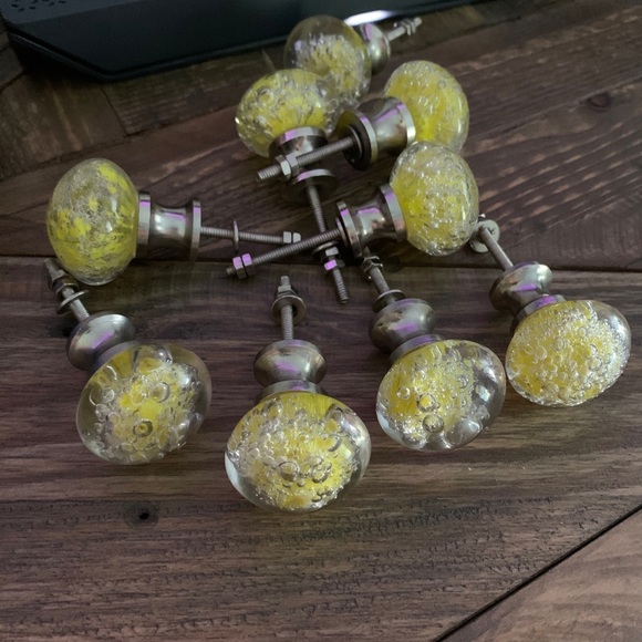 Yellow glass drawer knobs - Picture 2 of 2